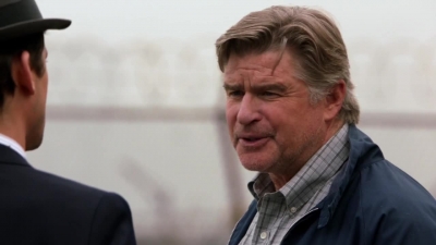 WHITE_COLLAR_-_E4X07_COMPROMISING_POSITIONS_237.jpg