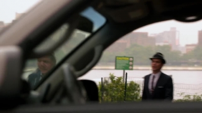 WHITE_COLLAR_-_E4X07_COMPROMISING_POSITIONS_325.jpg