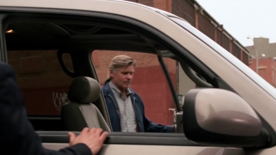 WHITE_COLLAR_-_E4X07_COMPROMISING_POSITIONS_336.jpg