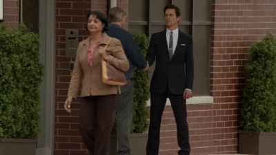 WHITE_COLLAR_-_E4X07_COMPROMISING_POSITIONS_514.jpg