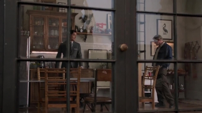 WHITE_COLLAR_-_E4X09_GLOVES_OFF_053.jpg