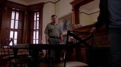 WHITE_COLLAR_-_E4X09_GLOVES_OFF_574.jpg