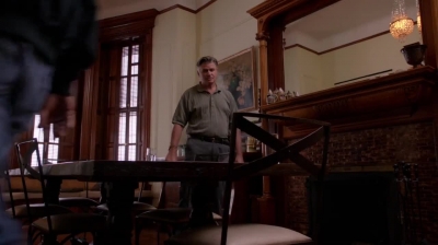WHITE_COLLAR_-_E4X09_GLOVES_OFF_579.jpg