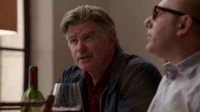 WHITE_COLLAR_-_E4X10_VESTED_INTEREST_208.jpg