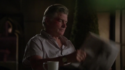 WHITE_COLLAR_-_E4X10_VESTED_INTEREST_668.jpg