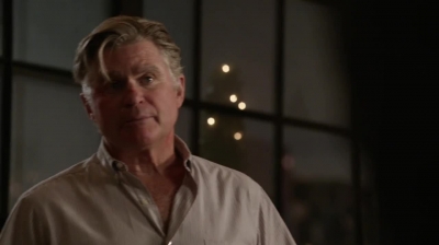 WHITE_COLLAR_-_E4X11_FAMILY_BUSINESS_0112.jpg