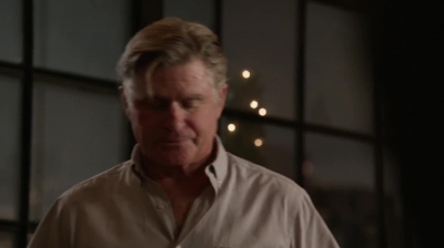 WHITE_COLLAR_-_E4X11_FAMILY_BUSINESS_0117.jpg