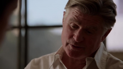 WHITE_COLLAR_-_E4X11_FAMILY_BUSINESS_0918.jpg