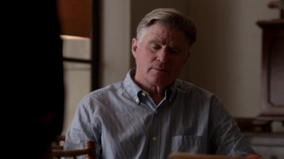 WHITE_COLLAR_-_E4X11_FAMILY_BUSINESS_1099.jpg