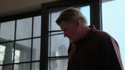 WHITE_COLLAR_-_E4X15_THE_ORIGINAL_406.jpg