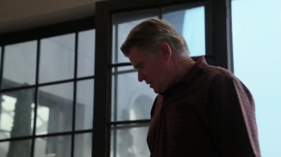 WHITE_COLLAR_-_E4X15_THE_ORIGINAL_407.jpg