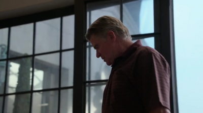 WHITE_COLLAR_-_E4X15_THE_ORIGINAL_408.jpg