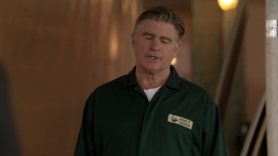 WHITE_COLLAR_-_E4X16_IN_THE_WIND_1408.jpg