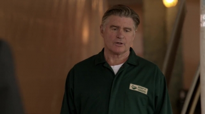WHITE_COLLAR_-_E4X16_IN_THE_WIND_1409.jpg