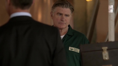 WHITE_COLLAR_-_E4X16_IN_THE_WIND_1419.jpg