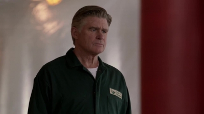 WHITE_COLLAR_-_E4X16_IN_THE_WIND_1466.jpg
