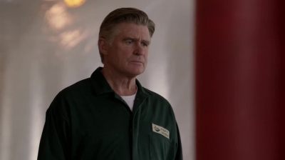 WHITE_COLLAR_-_E4X16_IN_THE_WIND_1467.jpg