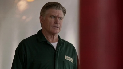 WHITE_COLLAR_-_E4X16_IN_THE_WIND_1469.jpg