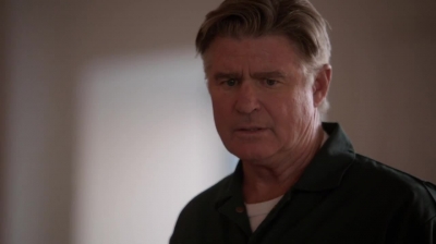 WHITE_COLLAR_-_E4X16_IN_THE_WIND_1533.jpg