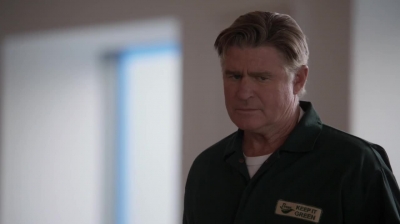 WHITE_COLLAR_-_E4X16_IN_THE_WIND_1538.jpg