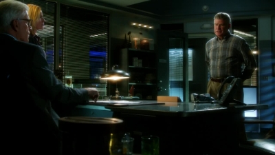 CSI_CRIME_SCENE_INVESTIGATION_-_E14X22_DEAD_IN_HIS_TRACKS_0102.jpg