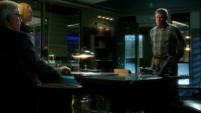 CSI_CRIME_SCENE_INVESTIGATION_-_E14X22_DEAD_IN_HIS_TRACKS_0104.jpg