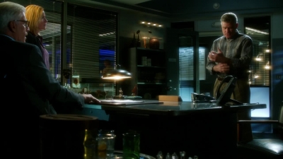 CSI_CRIME_SCENE_INVESTIGATION_-_E14X22_DEAD_IN_HIS_TRACKS_0108.jpg