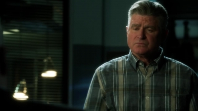 CSI_CRIME_SCENE_INVESTIGATION_-_E14X22_DEAD_IN_HIS_TRACKS_0114.jpg