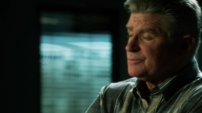 CSI_CRIME_SCENE_INVESTIGATION_-_E14X22_DEAD_IN_HIS_TRACKS_0180.jpg