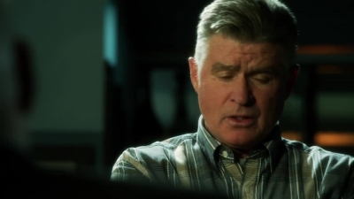 CSI_CRIME_SCENE_INVESTIGATION_-_E14X22_DEAD_IN_HIS_TRACKS_0326.jpg