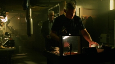CSI_CRIME_SCENE_INVESTIGATION_-_E14X22_DEAD_IN_HIS_TRACKS_0892.jpg