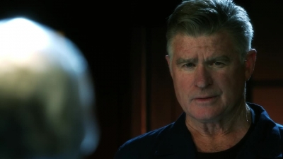 CSI_CRIME_SCENE_INVESTIGATION_-_E14X22_DEAD_IN_HIS_TRACKS_1075.jpg