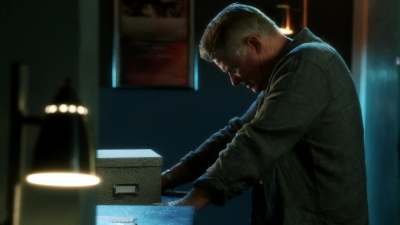 CSI_CRIME_SCENE_INVESTIGATION_-_E14X22_DEAD_IN_HIS_TRACKS_1076.jpg