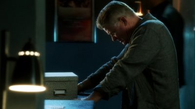 CSI_CRIME_SCENE_INVESTIGATION_-_E14X22_DEAD_IN_HIS_TRACKS_1078.jpg