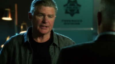 CSI_CRIME_SCENE_INVESTIGATION_-_E14X22_DEAD_IN_HIS_TRACKS_1114.jpg