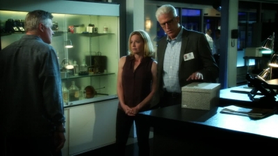 CSI_CRIME_SCENE_INVESTIGATION_-_E14X22_DEAD_IN_HIS_TRACKS_1150.jpg