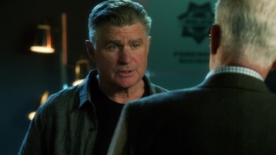 CSI_CRIME_SCENE_INVESTIGATION_-_E14X22_DEAD_IN_HIS_TRACKS_1217.jpg