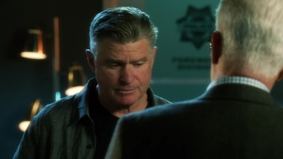 CSI_CRIME_SCENE_INVESTIGATION_-_E14X22_DEAD_IN_HIS_TRACKS_1227.jpg