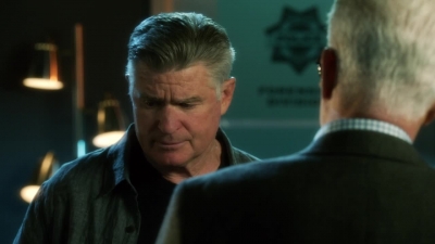 CSI_CRIME_SCENE_INVESTIGATION_-_E14X22_DEAD_IN_HIS_TRACKS_1232.jpg
