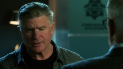 CSI_CRIME_SCENE_INVESTIGATION_-_E14X22_DEAD_IN_HIS_TRACKS_1248.jpg