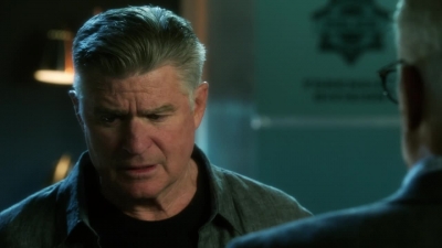 CSI_CRIME_SCENE_INVESTIGATION_-_E14X22_DEAD_IN_HIS_TRACKS_1256.jpg