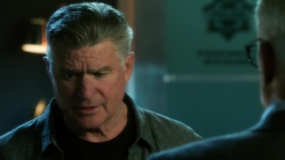 CSI_CRIME_SCENE_INVESTIGATION_-_E14X22_DEAD_IN_HIS_TRACKS_1259.jpg
