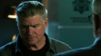 CSI_CRIME_SCENE_INVESTIGATION_-_E14X22_DEAD_IN_HIS_TRACKS_1261.jpg