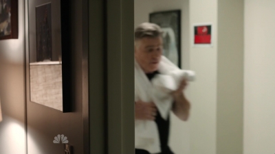 AMERICAN_ODYSSEY_-_E1X04_TANGO_UNIFORM_213.jpg
