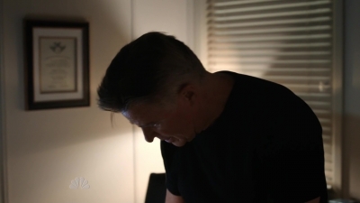 AMERICAN_ODYSSEY_-_E1X04_TANGO_UNIFORM_292.jpg