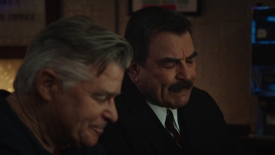BLUE_BLOODS_-_E9X17_TWO_FACED_080.jpg