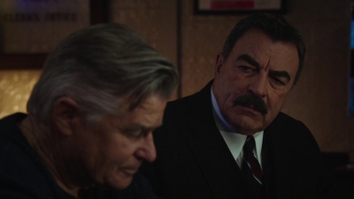 BLUE_BLOODS_-_E9X17_TWO_FACED_104.jpg