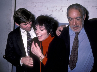 11131982_-_Off-Broadway_play_Some_Men_Need_Help_005.jpg