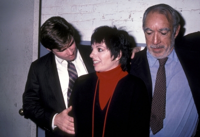 11131982_-_Off-Broadway_play_Some_Men_Need_Help_007.jpg