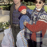 12021992_-_Michael_Bass_Second_Annual_Holiday_Party_for_Toys_For_Totskis_004.jpg